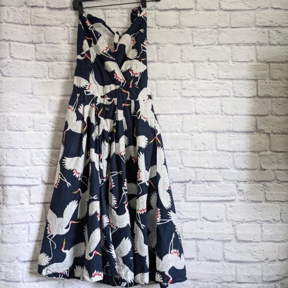Elegant Crane Print Midi Dress - Picture 3 of 7